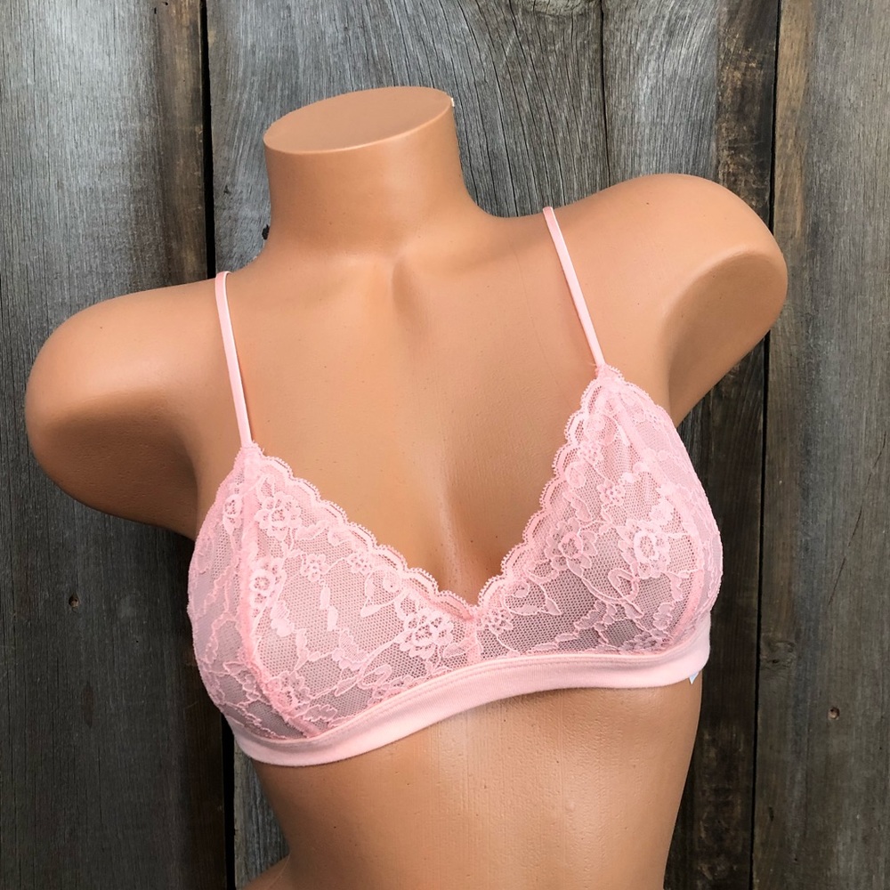2014 NWOT Victoria’s Secret Floral Lace Bralette in Peach Size Small
